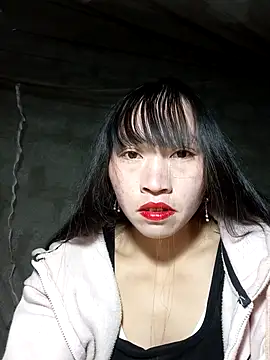 Snapshot of tcm-cute chatting on 11.19.25 tcm-cute online show from 11.19.25