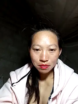 Snapshot of tcm-cute chatting on 11.24.25 tcm-cute online show from 11.24.25