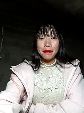 Snapshot of tcm-cute chatting on 11.26.25 tcm-cute online show from 11.26.25