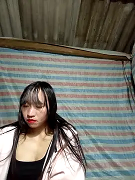 Snapshot of tcm-cute chatting on 11.28.25 tcm-cute online show from 11.28.25