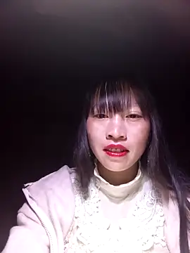 Snapshot of tcm-cute chatting on 12.01.25 tcm-cute online show from 12.01.25