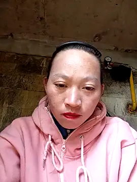 Snapshot of tcm-cute chatting on 12.17.25 tcm-cute online show from 12.17.25