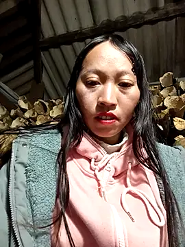 Snapshot of tcm-cute chatting on 12.18.25 tcm-cute online show from 12.18.25