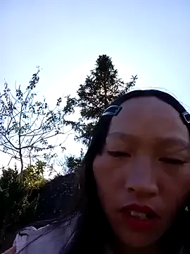 Snapshot of tcm-cute chatting on 12.22.25 tcm-cute online show from 12.22.25