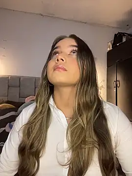 AnnyLopezzz  online show from 03.08.26