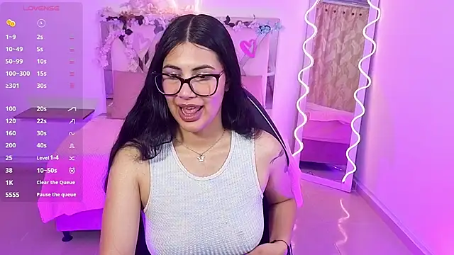 Snapshot of Babyvenu_tay chatting on 09.19.25 Babyvenu tay online show from 09.19.25