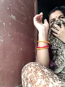 Idhika Handoo online show from 09.17.25