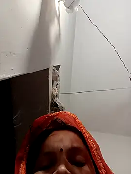 Snapshot of Payal950 chatting on 10.02.25 Payal950 online show from 10.02.25