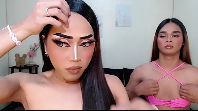 Snapshot of Lessandra_Lust chatting on 09.17.25 Lessandra Lust online show from 09.17.25