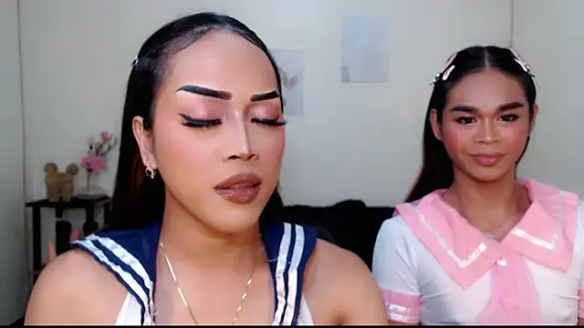 Snapshot of Lessandra_Lust chatting on 09.18.25 Lessandra Lust online show from 09.18.25