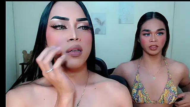 Snapshot of Lessandra_Lust chatting on 09.22.25 Lessandra Lust online show from 09.22.25