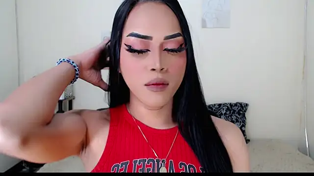 Snapshot of Lessandra_Lust chatting on 10.08.25 Lessandra Lust online show from 10.08.25