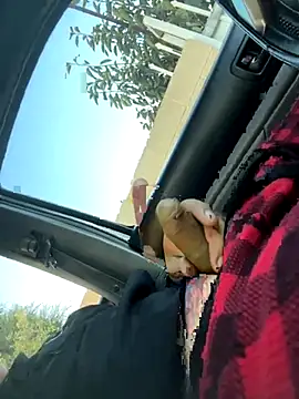 Snapshot of Vic2Big chatting on 09.29.25 Vic2Big online show from 09.29.25