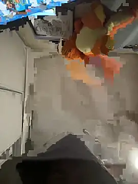 Snapshot of Vic2Big chatting on 12.22.25 Vic2Big online show from 12.22.25