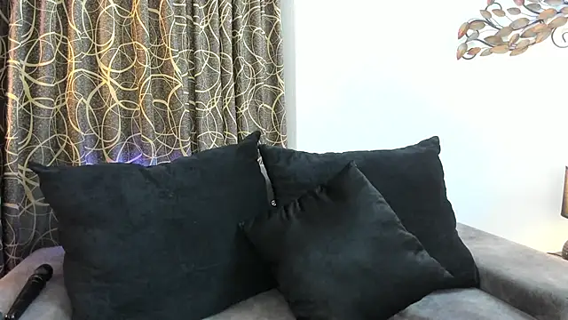 Snapshot of mia_skys chatting on 02.16.26 mia skys online show from 02.16.26