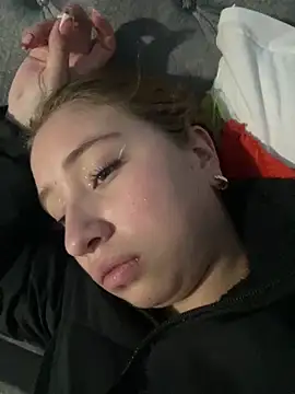 Snapshot of mia_skys chatting on 02.21.26 mia skys online show from 02.21.26