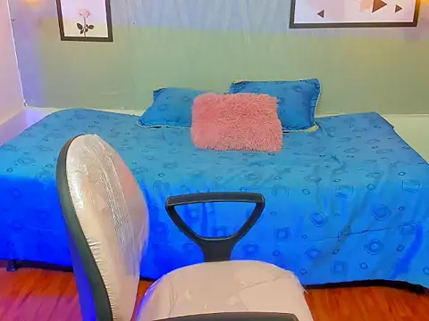 Daniela jonness online show from 09.30.25