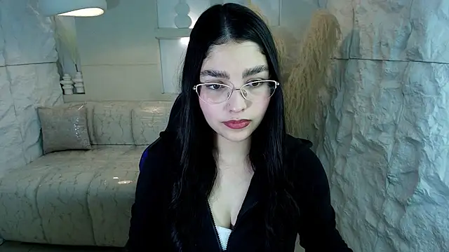 Snapshot of luna__r chatting on 09.23.25 luna  r online show from 09.23.25