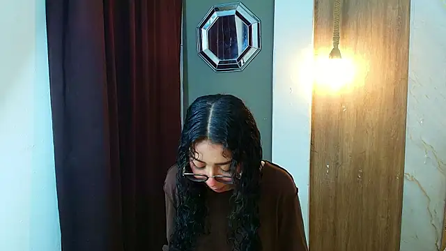 Snapshot of honeymoon_12 chatting on 02.11.26 honeymoon 12 online show from 02.11.26