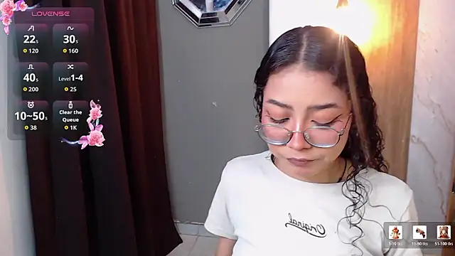 Snapshot of honeymoon_12 chatting on 03.04.26 honeymoon 12 online show from 03.04.26