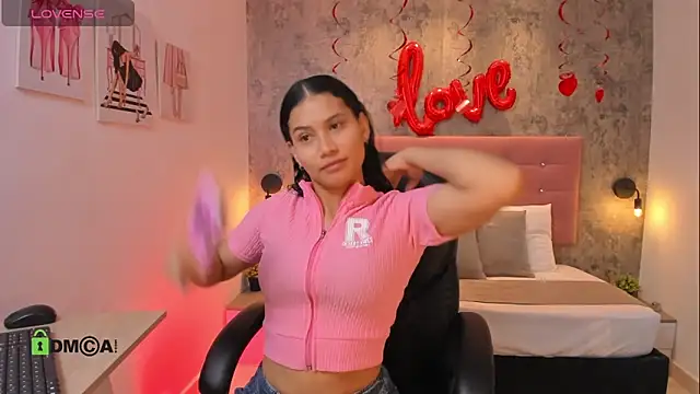 Snapshot of sweetrose_01 chatting on 02.15.26 sweetrose 01 online show from 02.15.26