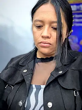 Snapshot of -Mia1 chatting on 04.20.26 -Mia1 online show from 04.20.26