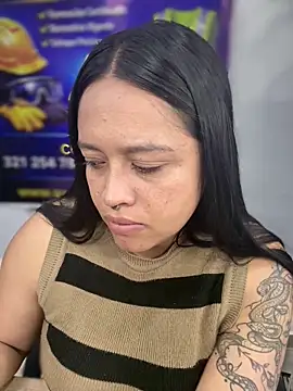 Snapshot of -Mia1 chatting on 04.25.26 -Mia1 online show from 04.25.26