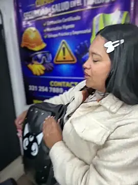 Snapshot of -Mia1 chatting on 05.13.26 -Mia1 online show from 05.13.26