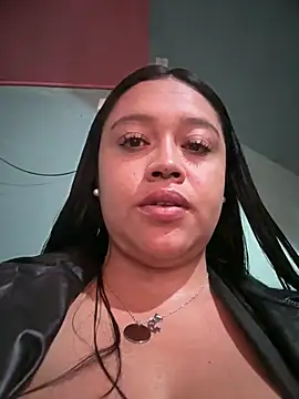 Snapshot of -Mia1 chatting on 05.20.26 -Mia1 online show from 05.20.26
