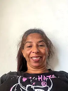 maleja23 online show from 11.26.25