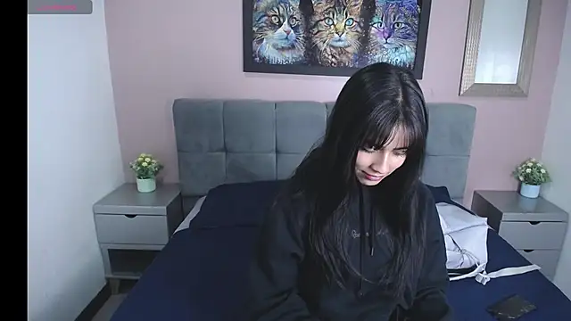 Hott Molly online show from 09.23.25