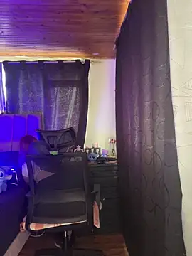 CoraVibes online show from 10.27.25