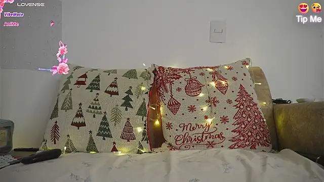 Snapshot of Roxybeautyy chatting on 02.01.26 Roxybeautyy online show from 02.01.26