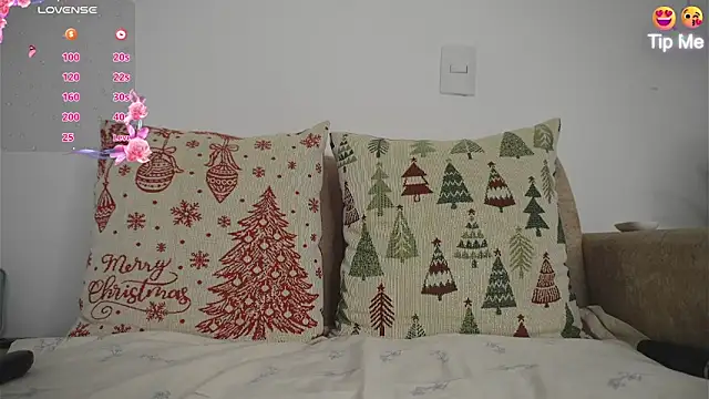 Snapshot of Roxybeautyy chatting on 02.20.26 Roxybeautyy online show from 02.20.26