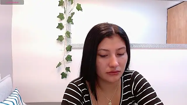 Snapshot of louis_k chatting on 06.09.26 louis k online show from 06.09.26