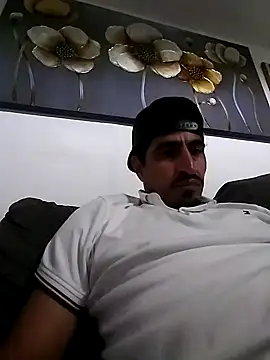 Snapshot of Arce92 chatting on 04.28.26 Arce92 online show from 04.28.26