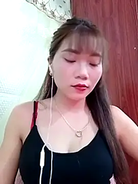 MyMy08 online show from 12.17.25