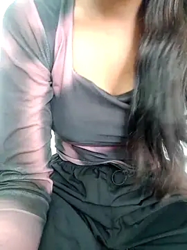 Snapshot of cute_parii_ chatting on 10.01.25 cute parii  online show from 10.01.25