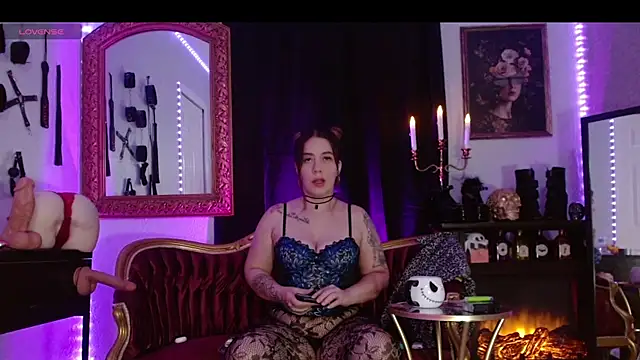 miss strapon online show from 11.29.25