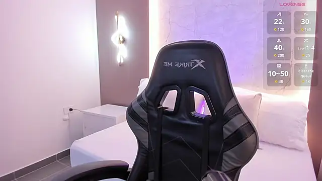 Snapshot of emily_tolson chatting on 12.19.25 emily tolson online show from 12.19.25