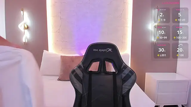 Snapshot of emily_tolson chatting on 01.10.26 emily tolson online show from 01.10.26