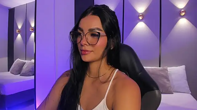 Snapshot of emily_tolson chatting on 05.29.26 emily tolson online show from 05.29.26
