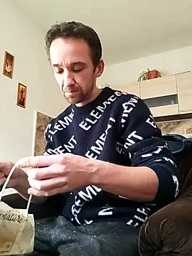 Snapshot of xxxxxcgbn chatting on 10.19.25 xxxxxcgbn online show from 10.19.25