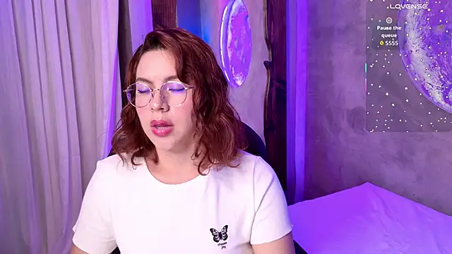 Celineblossom  online show from 10.16.25