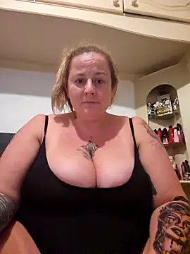 Biggtitz121 online show from 09.10.25