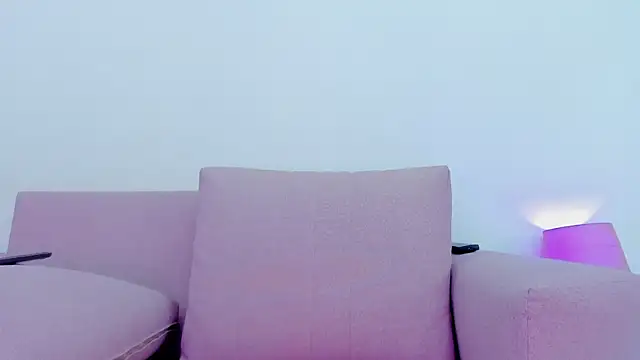 valentinarios  online show from 09.17.25