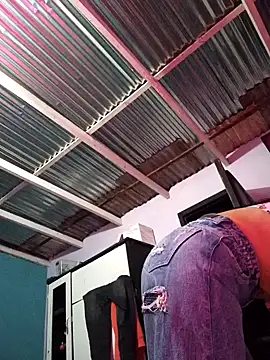 valentinarios  online show from 10.27.25