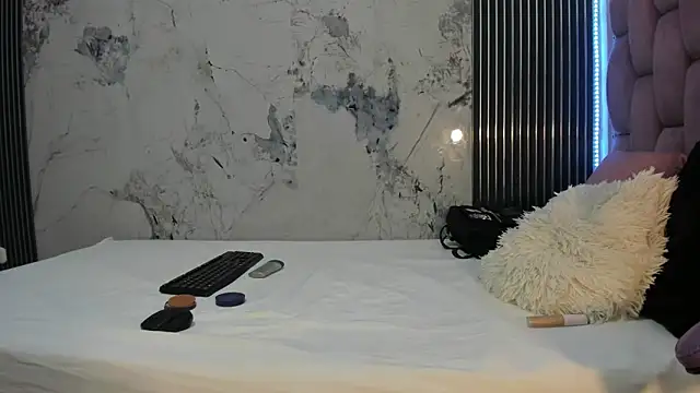 Mia Duarte1 online show from 10.24.25