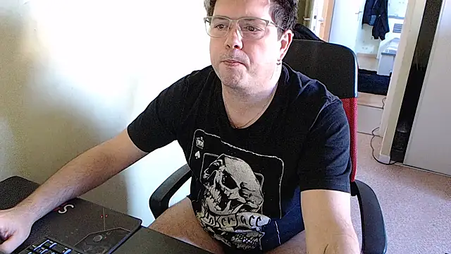 Snapshot of blueandwhite1 chatting on 12.31.24 blueandwhite1 online show from 12.31.24