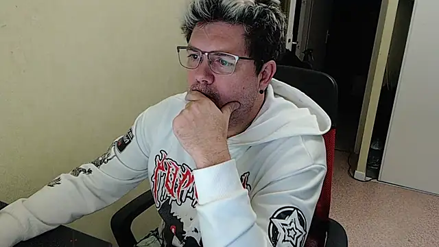 Snapshot of blueandwhite1 chatting on 01.03.25 blueandwhite1 online show from 01.03.25